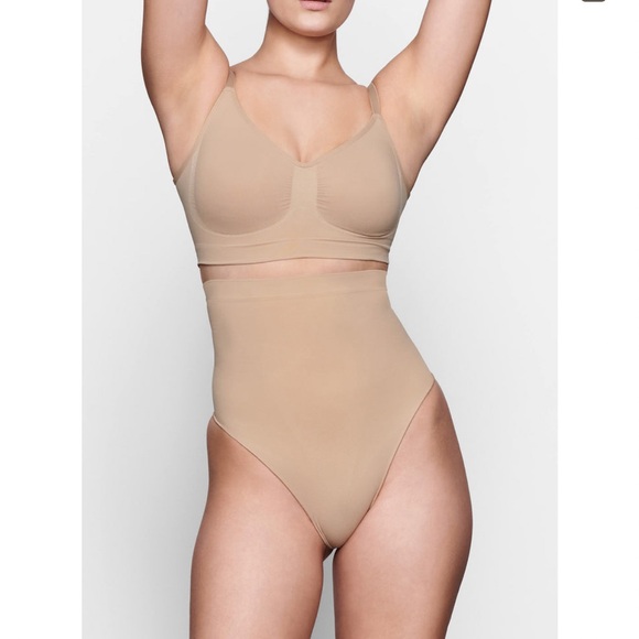 NWOT SKIMS SEAMLESS SCULPT HIGH WAISTED THONG CLAY XS - Picture 2 of 6